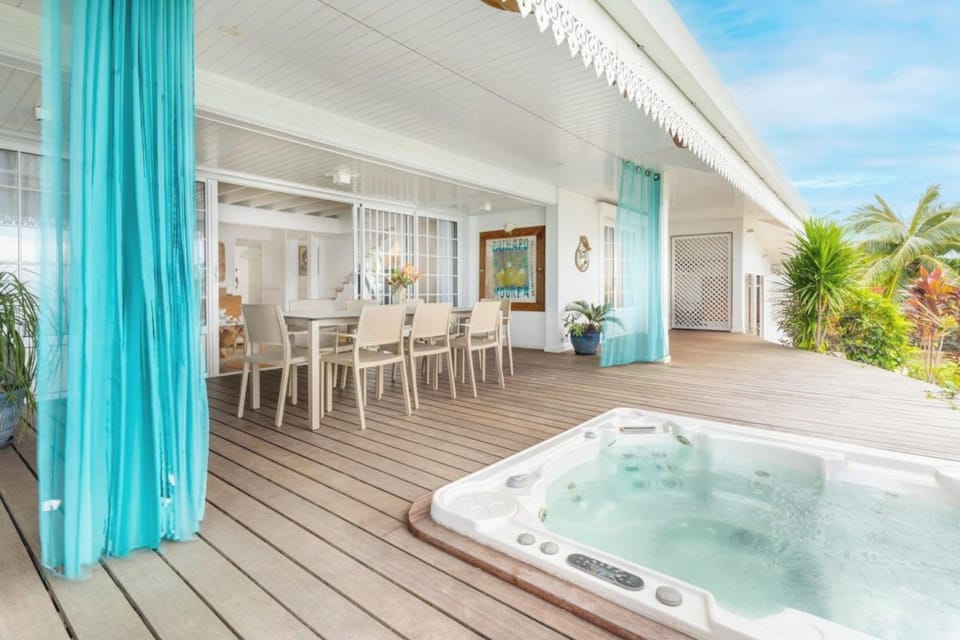 Luxurious 4BR Villa House in Moorea-Maiao