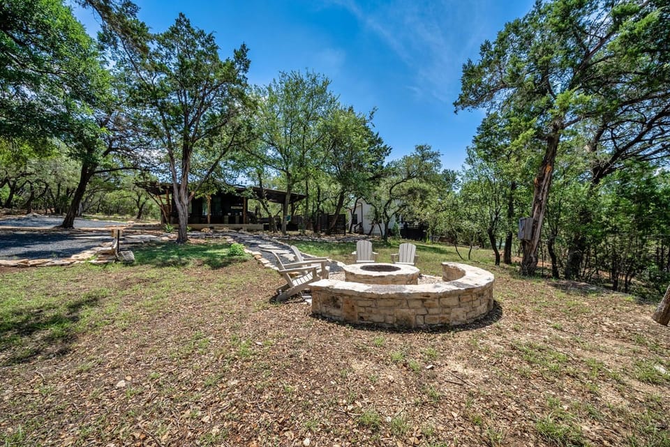 Texas Retreat - Sunset Rock House in Wimberley