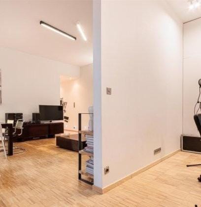 TV and multimedia, Living room, Seating area, hair dresser