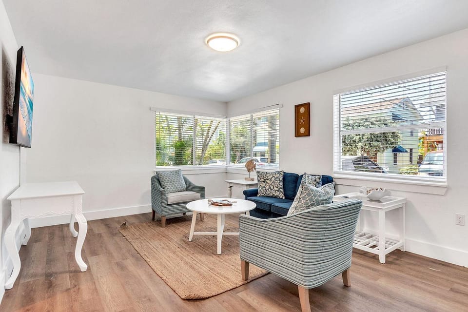 Beach Livin 2 - 1 Bedroom Downstairs House in Sunset Beach