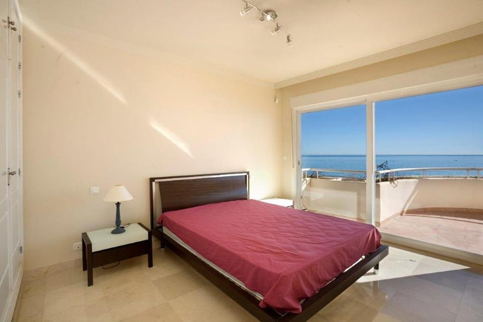 Immaculate 3-Bed Penthouse- Stunning Views Apartment in Costa del Sol
