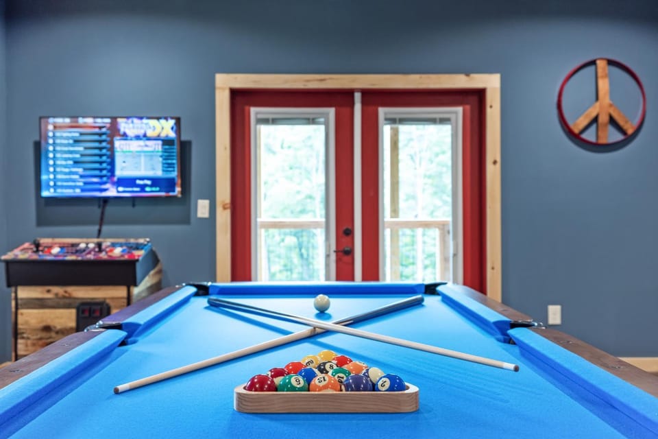 Billiard, Game Room
