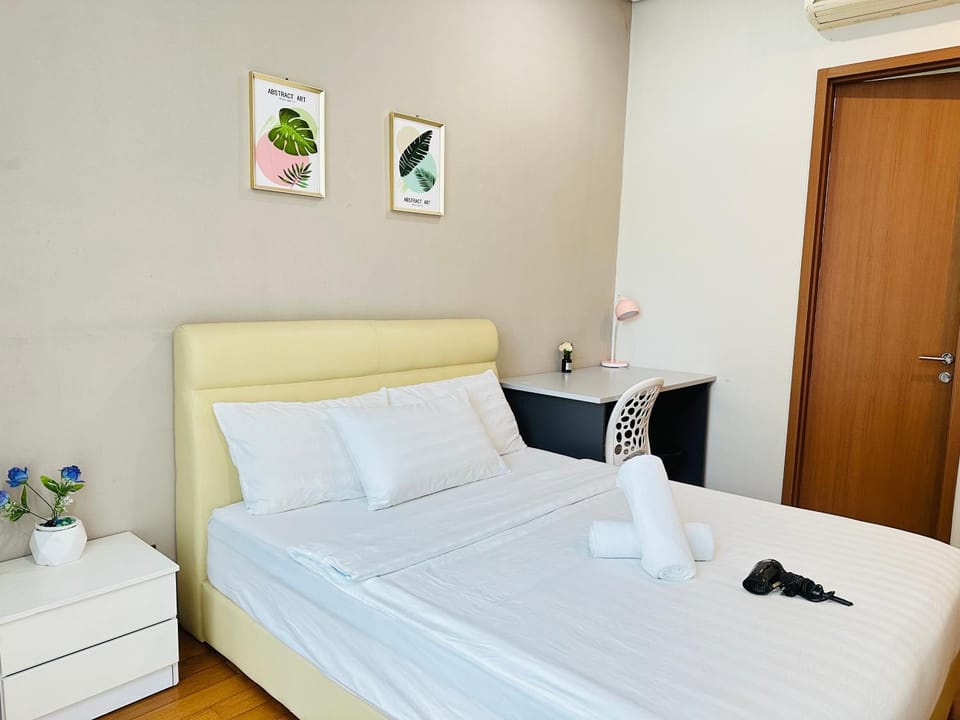 Bed, Photo of the whole room, Bedroom, wardrobe