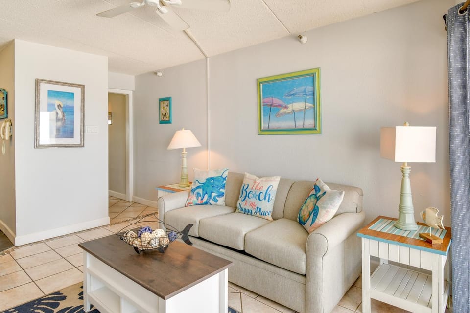 Orange Beach Condo w/ Pool Access & Gulf Views! House in Orange Beach