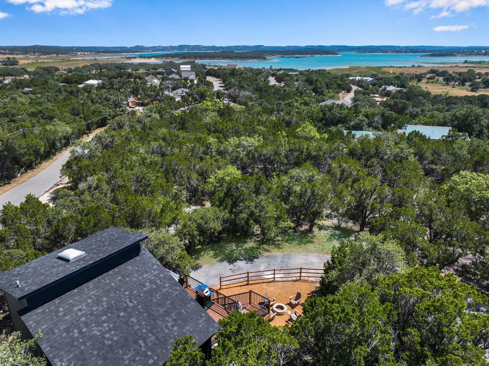 Scenic Treehouse House in Canyon Lake