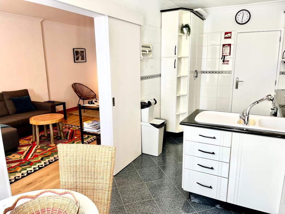 Kitchen or kitchenette, Living room