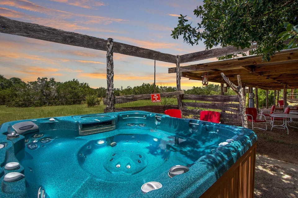 Swing On Inn- Hankie Pankie Cottage House in Rio Grande