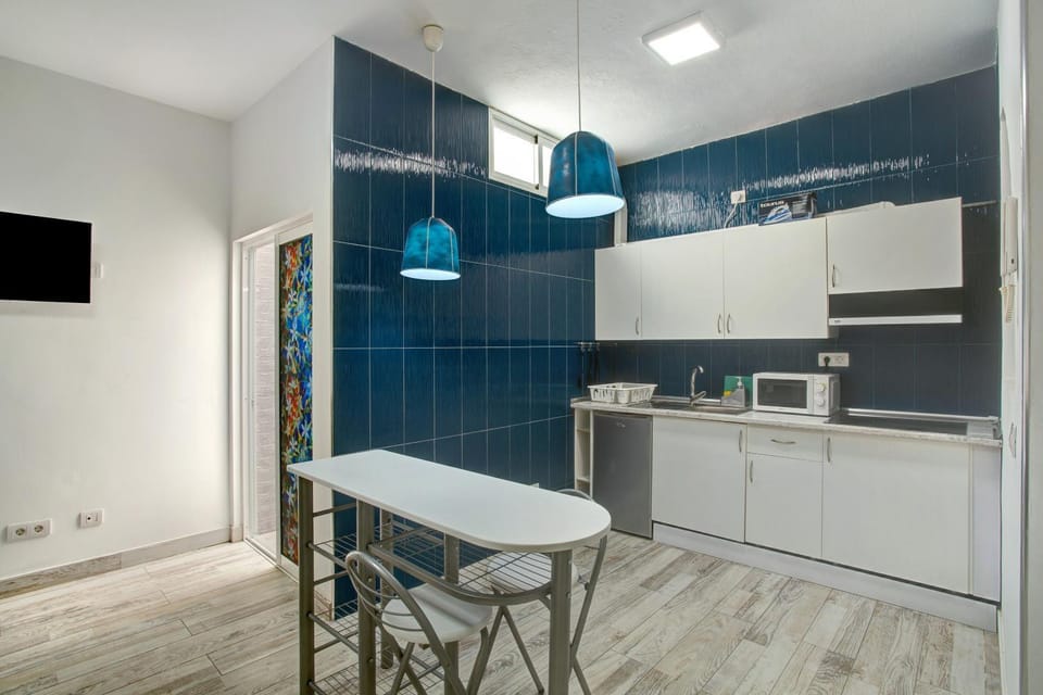 Kitchen or kitchenette, Living room