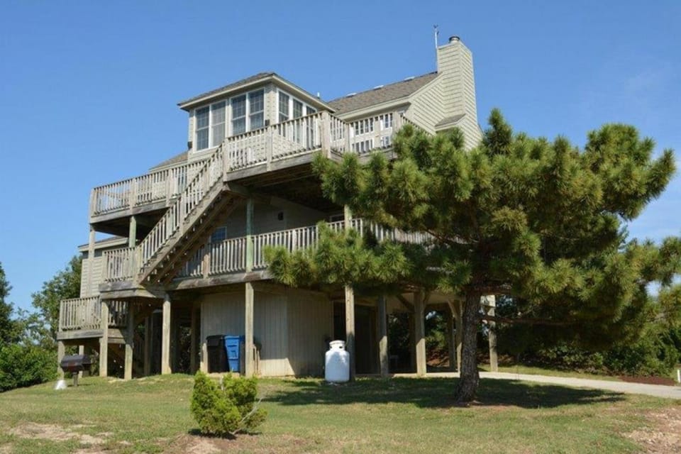 51-Waters House in Duck