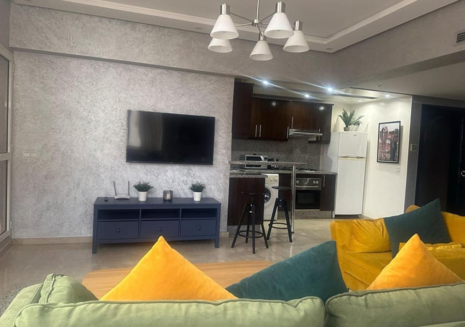 TV and multimedia, Kitchen or kitchenette, Seating area