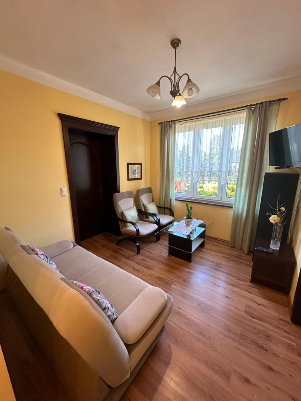 TV and multimedia, Living room, Seating area