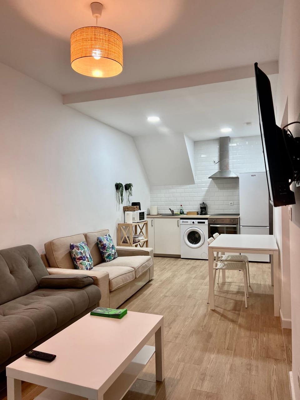 TV and multimedia, Kitchen or kitchenette, Living room, Seating area, Dining area, minibar, pet friendly, washing machine