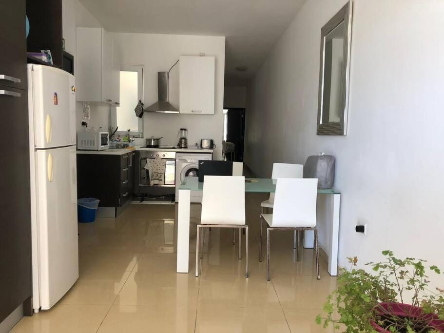 Kitchen or kitchenette, Dining area, minibar, pet friendly, stove
