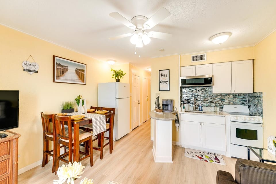 Beachfront Corpus Christi Condo w/ Pool Access! House in Nueces County