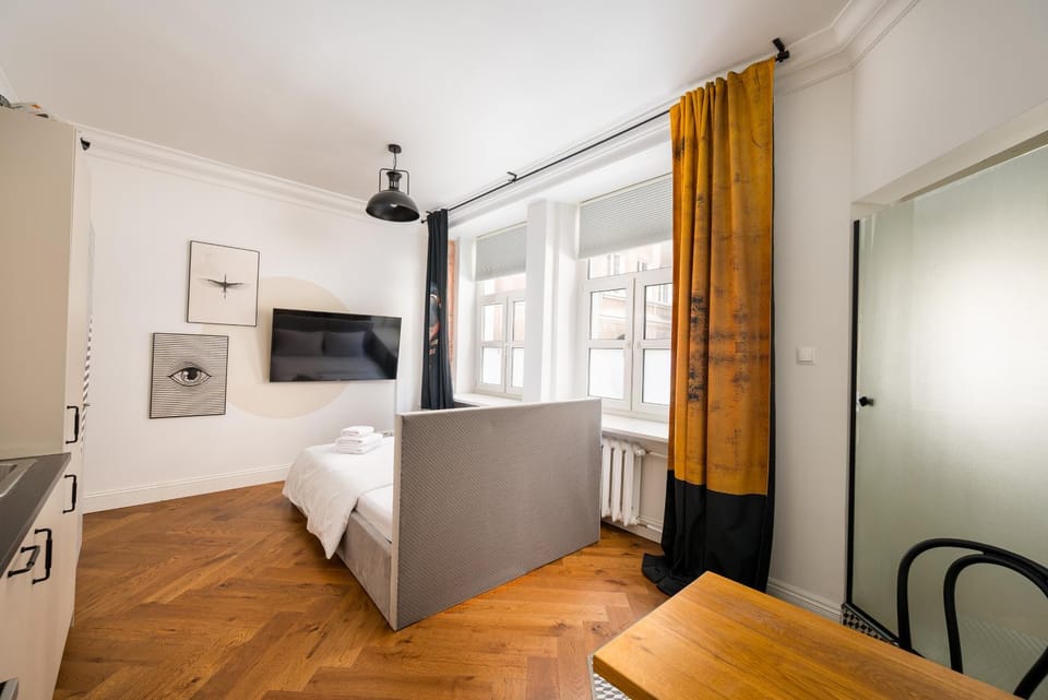 Bed, TV and multimedia, Kitchen or kitchenette, Photo of the whole room, Bedroom