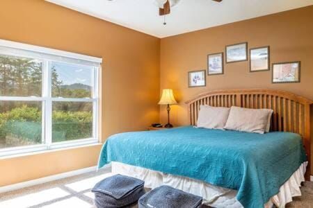 King Suites, Patio, Indoor Pool, Just Off Parkway, Covered Patio, Seasonal Outdoor Pool with Lazy River, Two King Suites and Queen Sleeper Sofa, Near Dollywood & Smoky Mountains, 24H Hospitality, Cozy Living Space House in Pigeon Forge