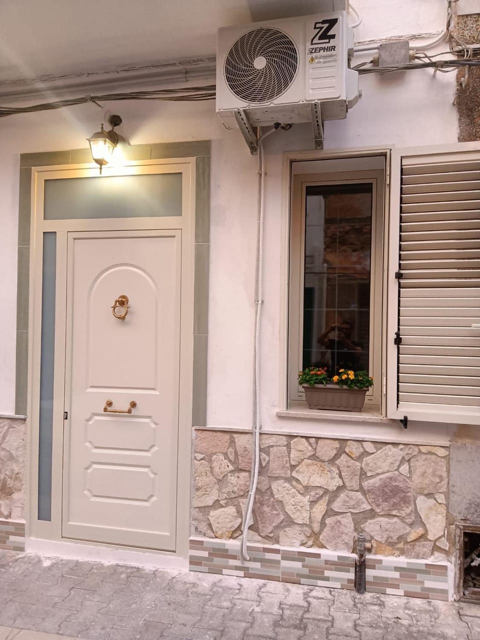 Facade/entrance