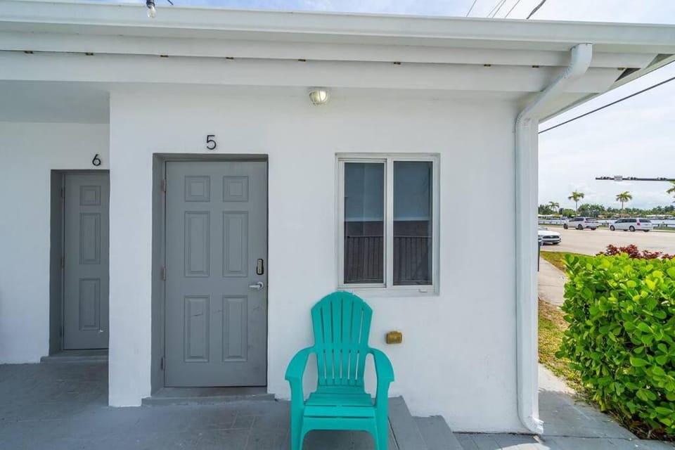 Lovely Studio Walking Distance To Ocean - Suite 5 Apartment in Hollywood Beach