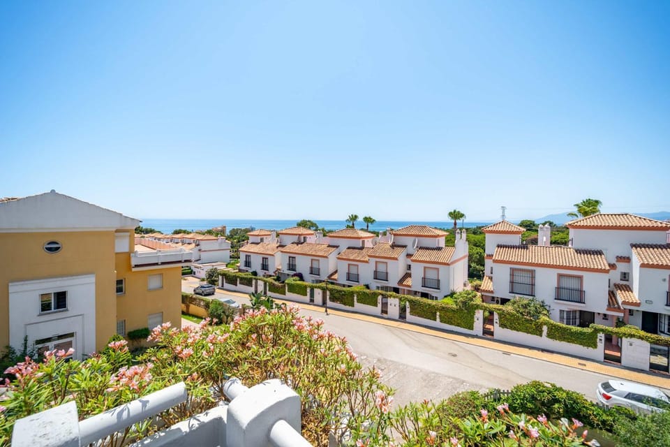 Neighbourhood, Sea view, Street view