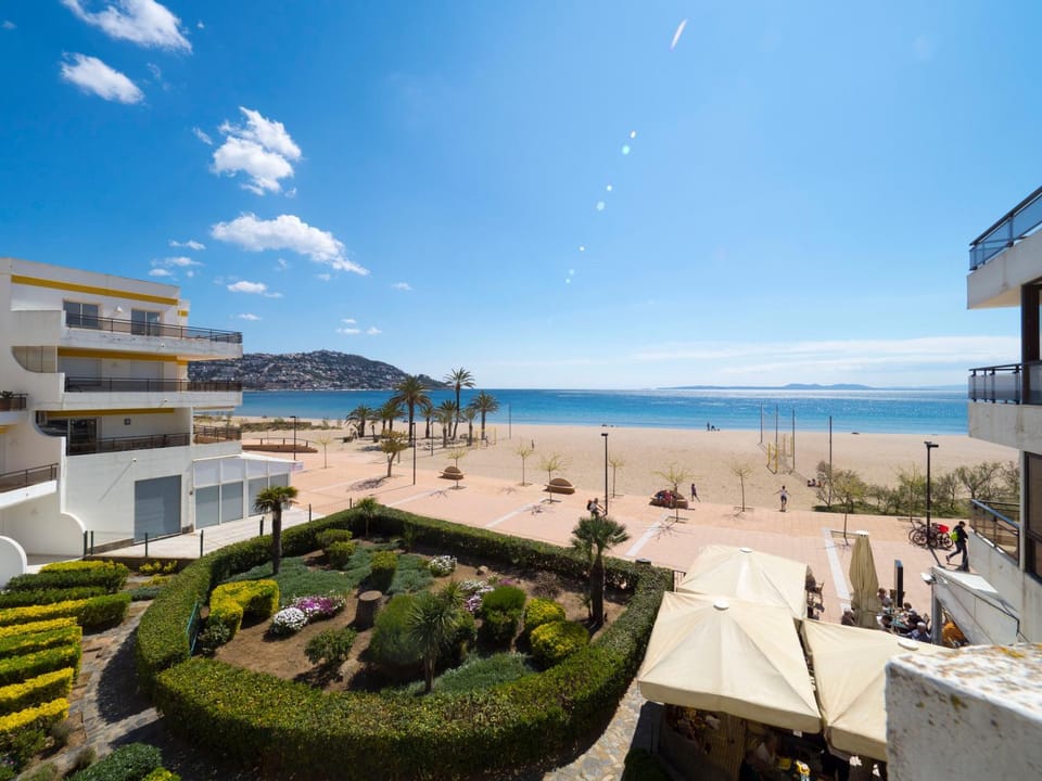Balcony/Terrace, Balcony/Terrace, Beach, Beach, On site, City view, Garden view, Landmark view, Mountain view, Sea view, Street view