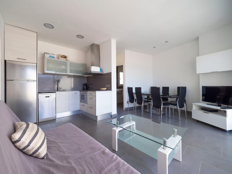 Communal lounge/ TV room, TV and multimedia, Kitchen or kitchenette, Living room, Lounge or bar, Seating area, Dining area, On site