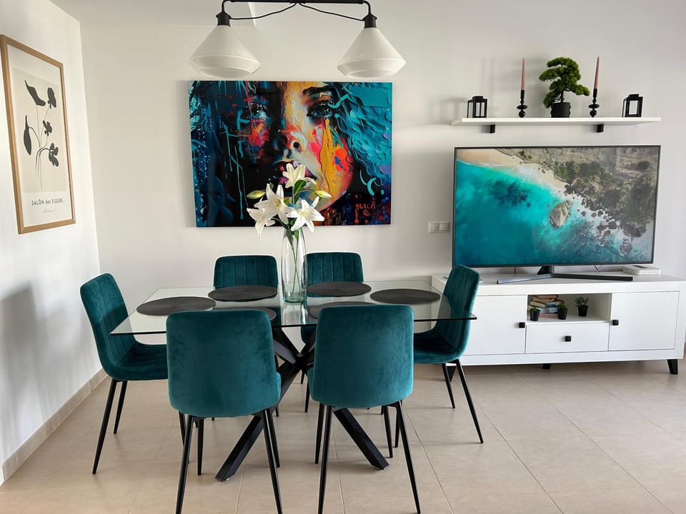TV and multimedia, Dining area
