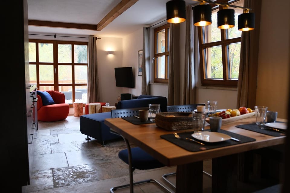 Living room, Seating area, Dining area