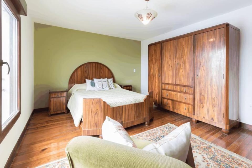 Bed, Photo of the whole room, wardrobe