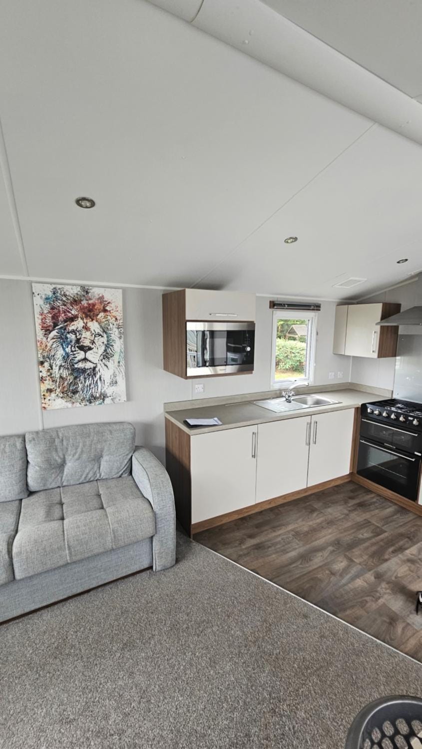 Kitchen or kitchenette, Seating area