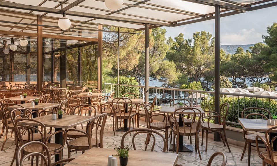 Restaurant/places to eat, Day, Natural landscape, Garden, Garden view, Sea view