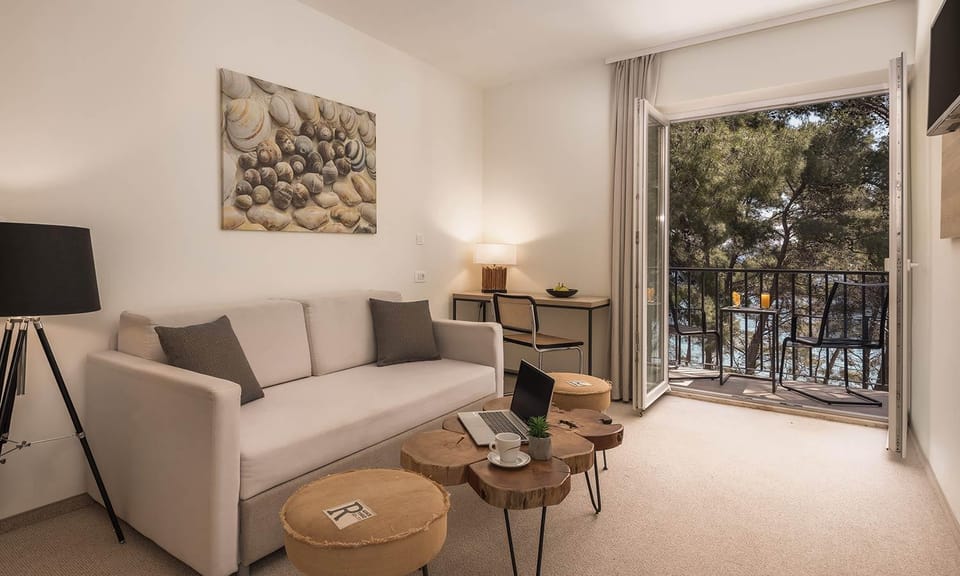 TV and multimedia, View (from property/room), Balcony/Terrace, Living room, Seating area