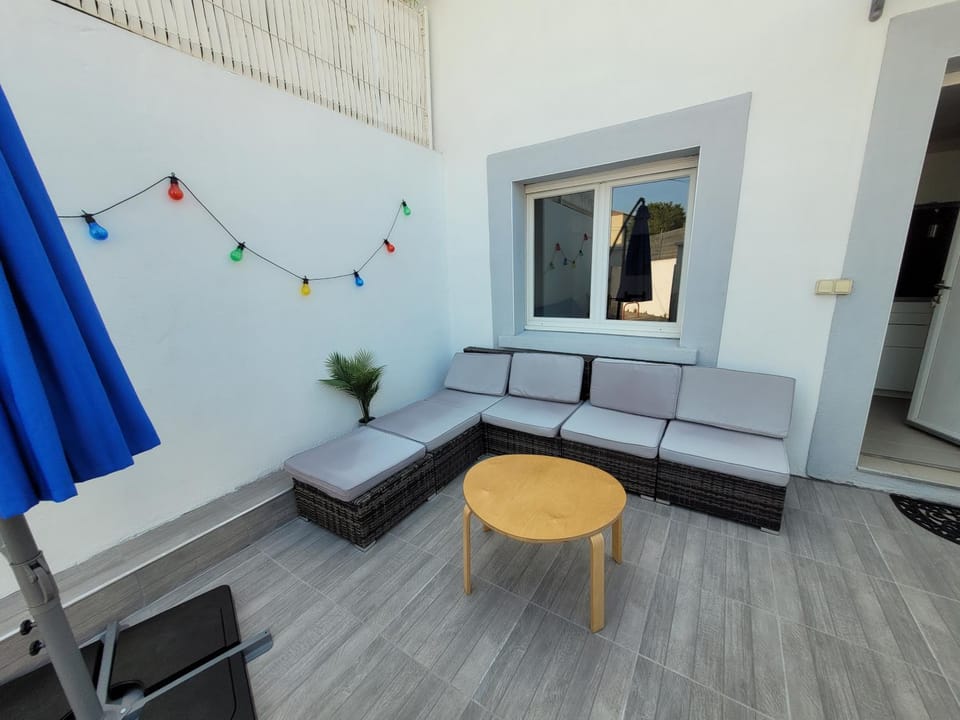 Patio, BBQ facilities