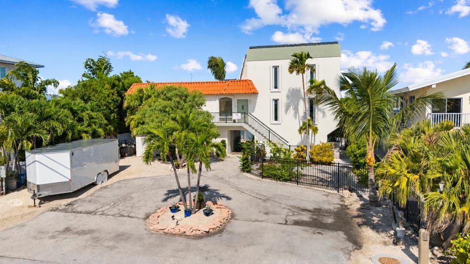Boot Key Harbor Penthouse Apartment in Marathon