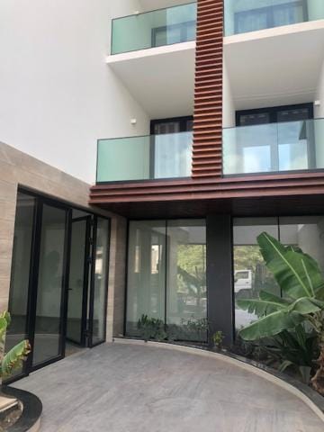 Property building, Facade/entrance, Garden view