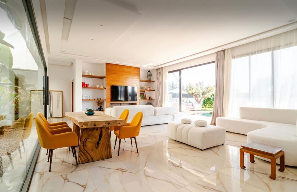 Luxury 3BR Villa Huge Pool 1,000m Private Garden 4 Baths House in Marrakesh-Safi