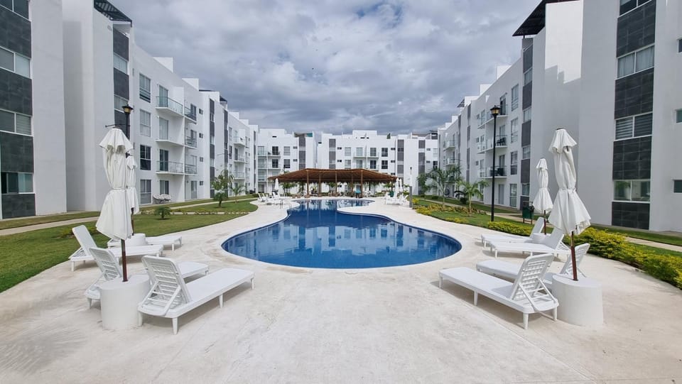 Shower, Garden, Swimming pool, bunk bed