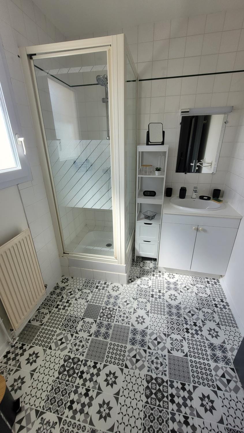 Shower, Bathroom