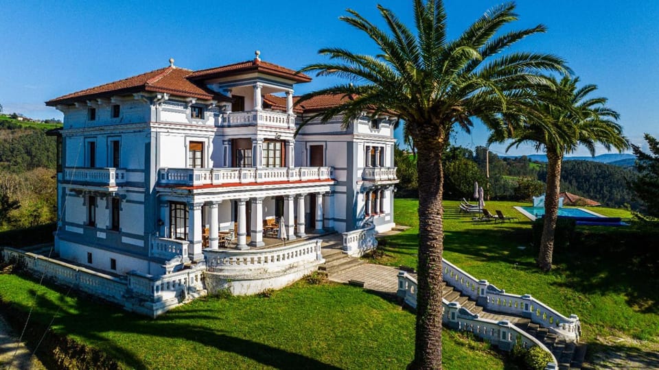 Villa con piscina VILLA ALICIA LA PERLA INDIANA Villa in Asturias