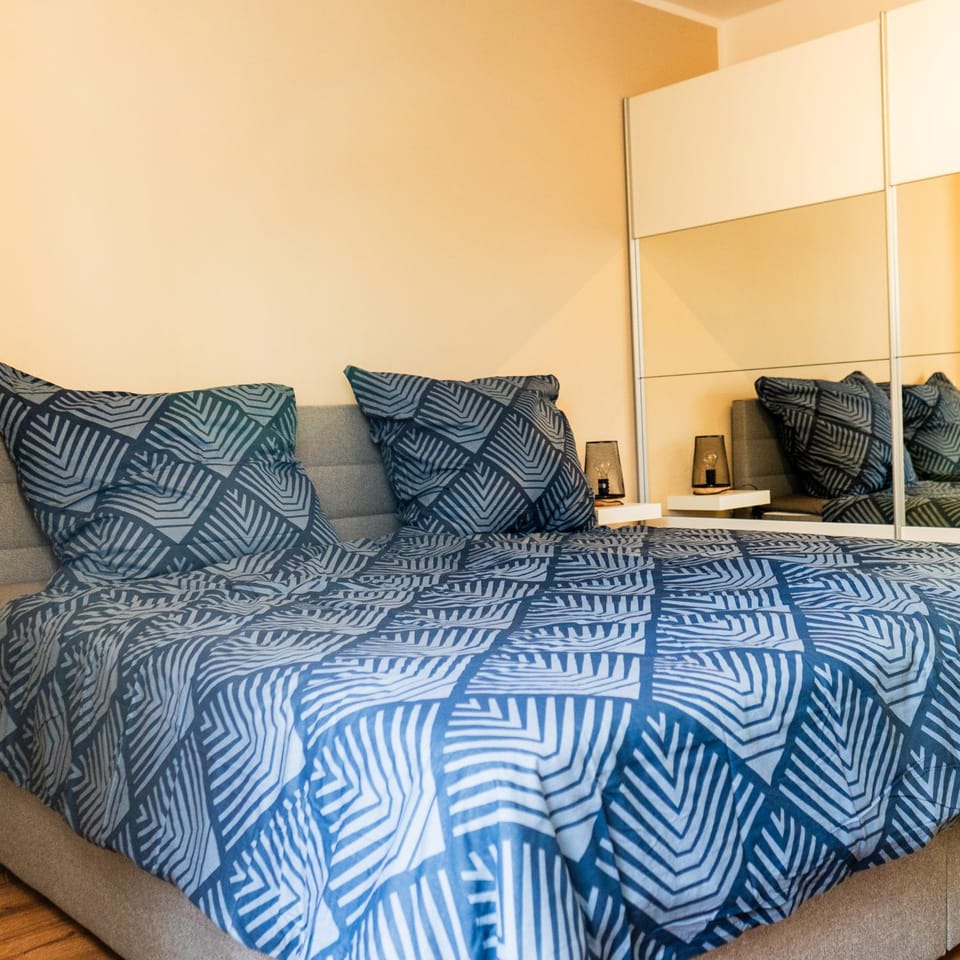 Bed, Bedroom, wardrobe
