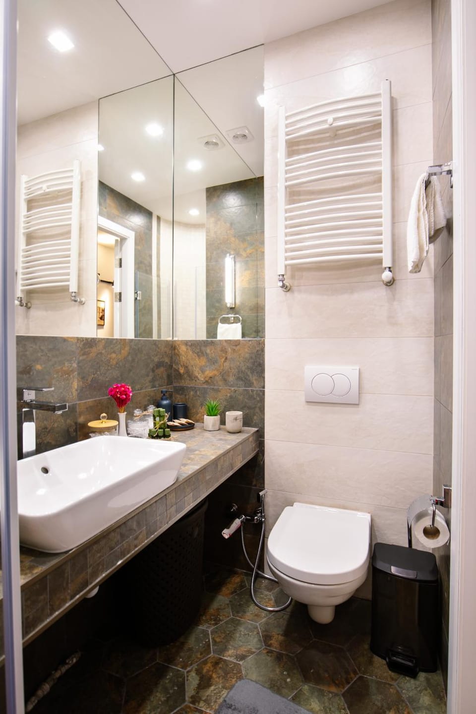 Shower, Toilet, Bathroom, towels