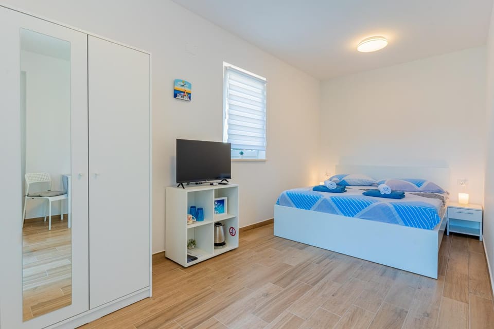 New 4 star Room M&A in town Cres Bed and Breakfast in Cres