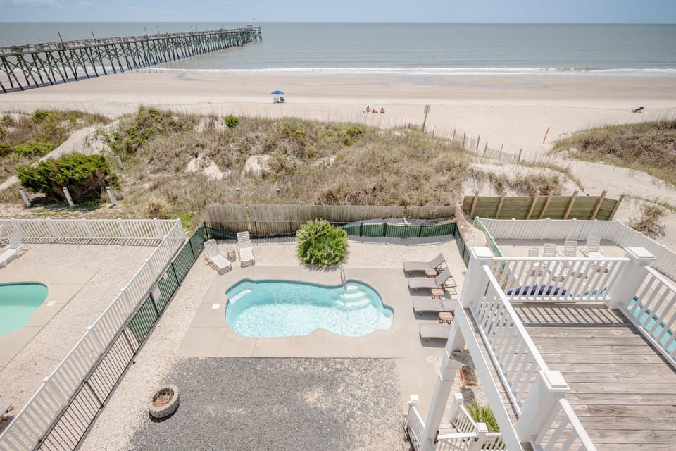 Lighthouse House in Oak Island