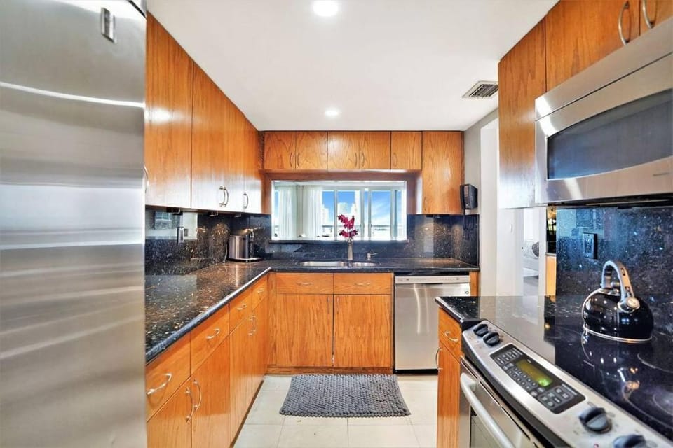 Coffee/tea facilities, Kitchen or kitchenette, dishwasher, minibar, pet friendly, stove, toaster, washing machine, dryer