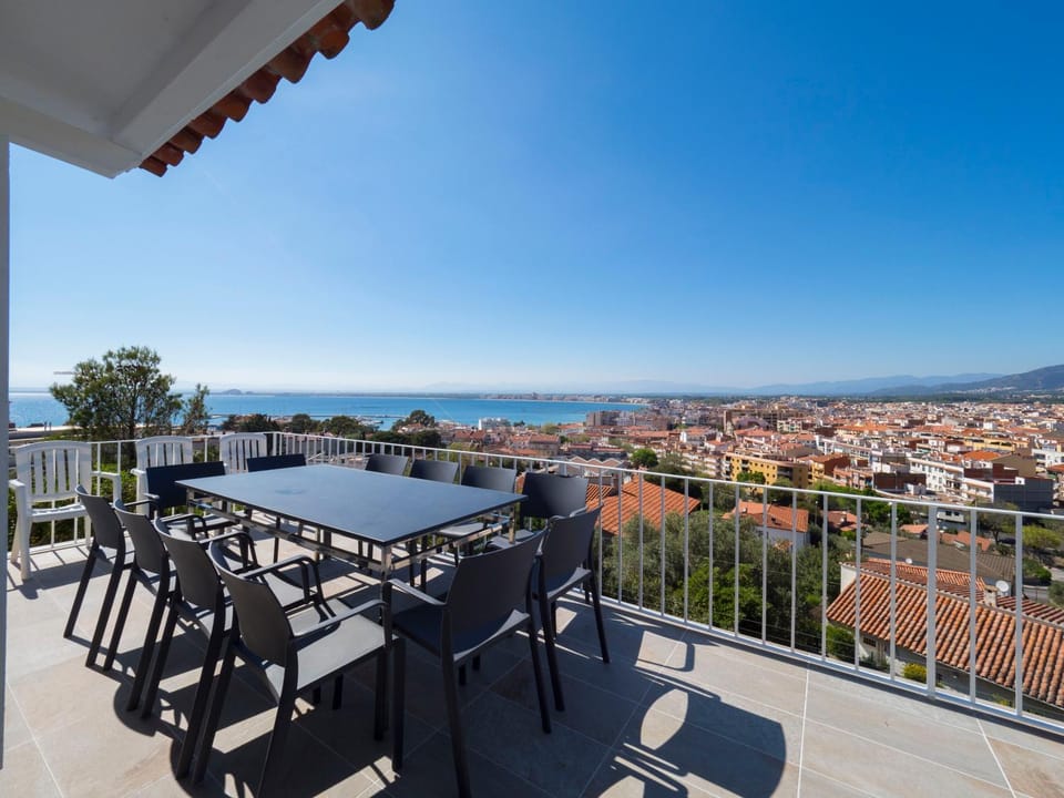 Balcony/Terrace, City view, Mountain view, Sea view