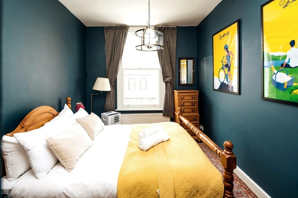 Elegant and Peaceful 2BD apt - Barons Court/London Apartment in City of Westminster