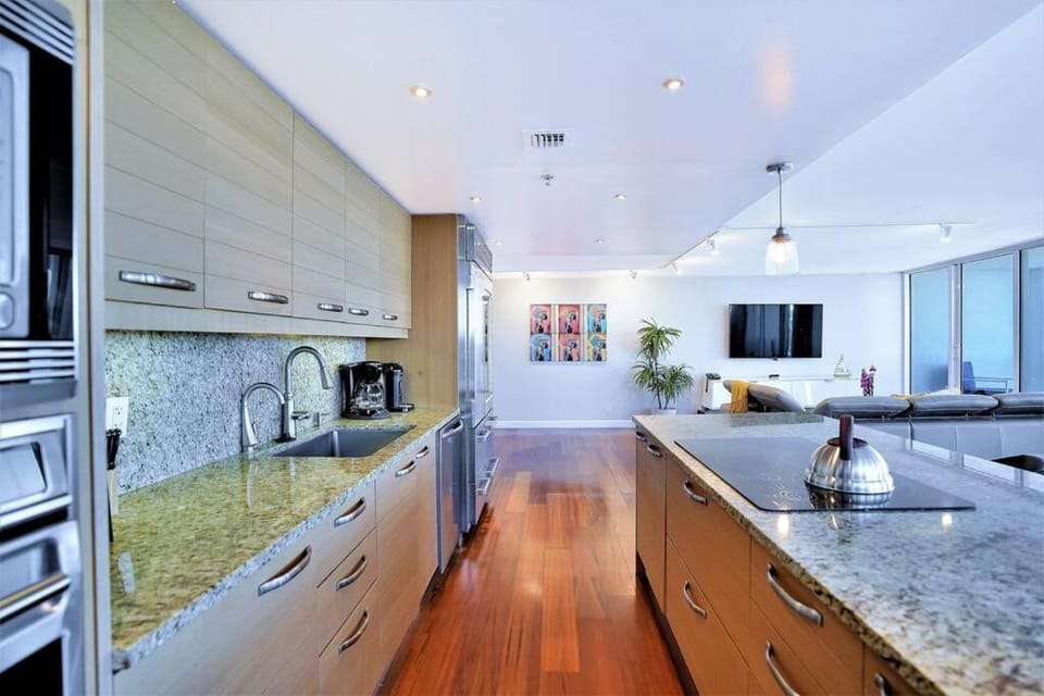 TV and multimedia, Coffee/tea facilities, Kitchen or kitchenette, dishwasher, minibar, pet friendly, stove, toaster