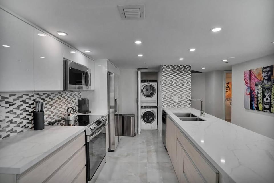 Coffee/tea facilities, Kitchen or kitchenette, dishwasher, minibar, pet friendly, stove, toaster, washing machine, dryer