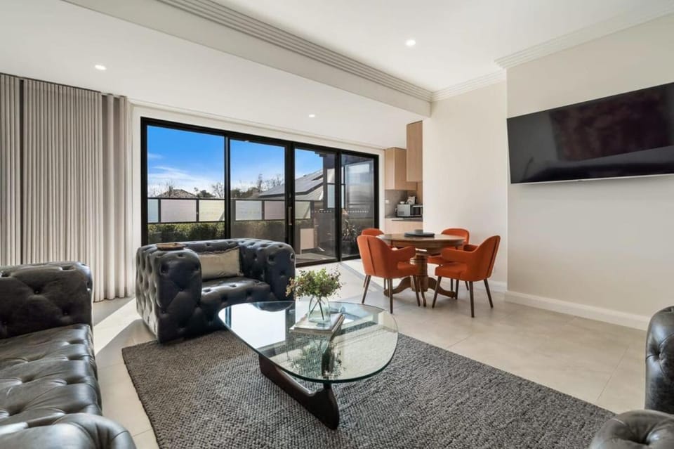 Sanlor Suite 2 - Luxury, Comfort & Style House in Orange