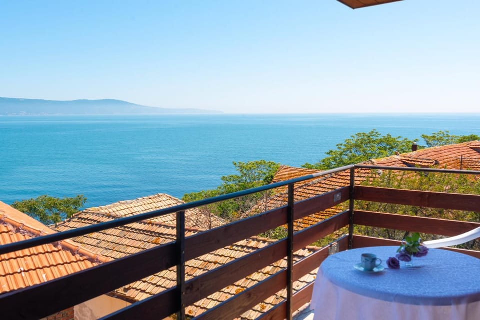 Natural landscape, View (from property/room), Balcony/Terrace, Beach, Mountain view, Sea view
