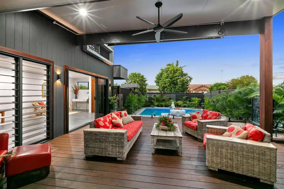 Patio, Day, Natural landscape, Garden, View (from property/room), Balcony/Terrace, Seating area, Pool view